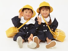 【送迎ステーションの保育士】大和市子育て支援施設 きらきらぼし|正社員|大阪府|大阪市城東区|放出駅から徒歩9分|駅チカ☆子育て相談室、託児所も兼ねています♪