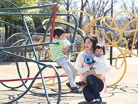 【認可保育園の保育士】こもれびの森保育園|正社員|恋ヶ窪駅から徒歩5分|福利厚生も充実!
