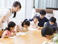 【認可保育園の保育士】派遣社員|狛江市|狛江駅から徒歩7分|遅番できる方募集♪